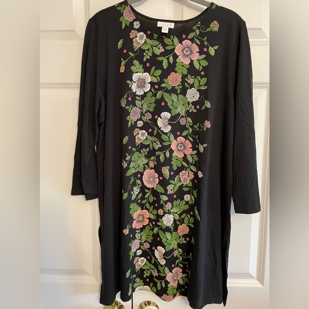 091. NWOT J.Jill Tunic w/ a Beautiful Vertical Floral Design 3/4 Sleeves, Sz L